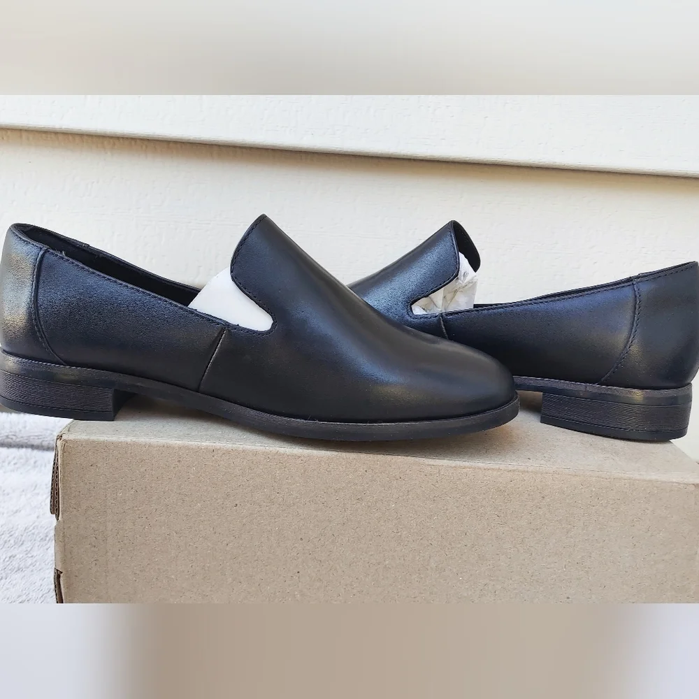 Clarks Trish Black Leather Women's Size 6W Loafers NWT Office Preppy Cottagecore